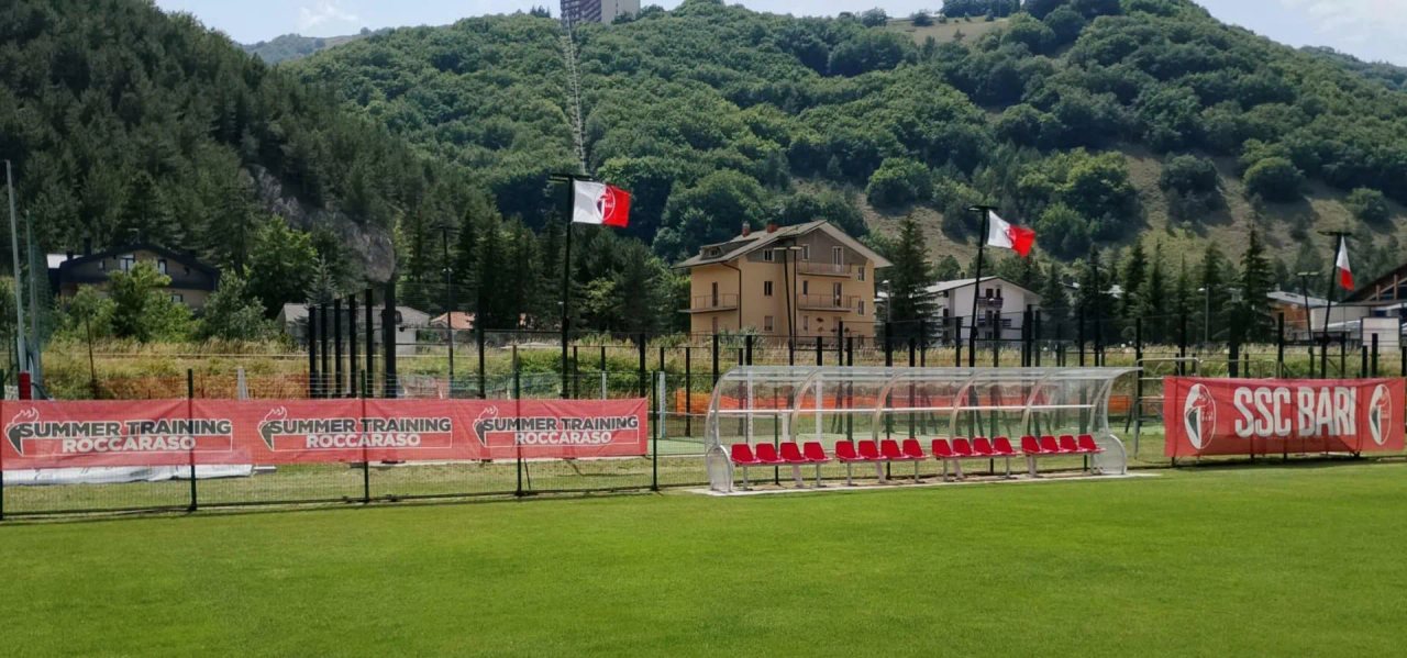 Un Bari ridotto all'osso parte per il ritiro precampionato. I convocati e le amichevoli - 