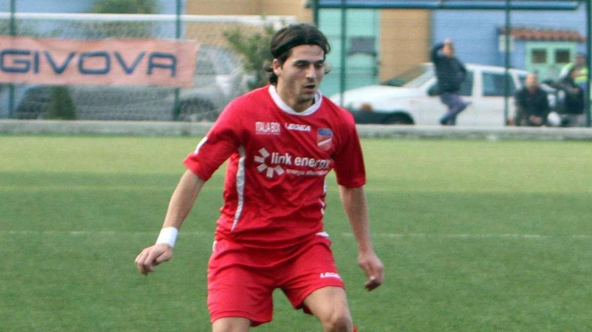Patierno con la maglia del Casarano